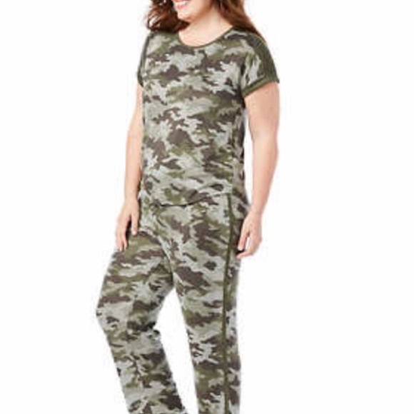 Lucky Brand Ladies' 4-Piece Pajama Set
Green Distressed Camo NWT - Picture 2 of 7